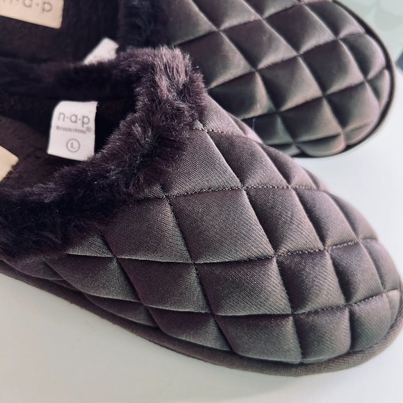 BROOKSTONE Women's Quilted Slip-On Slippers Size Large NIB - Picture 3 of 8